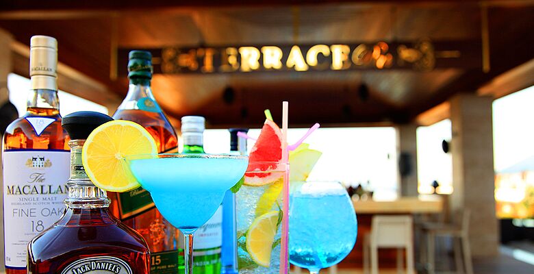 Cratos Premium Hotel