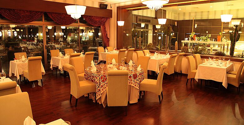 Cratos Premium Hotel