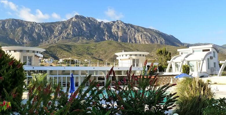 Fairmont Holiday Village