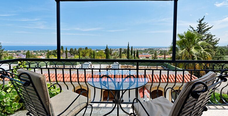 Hideaway Club Hotel