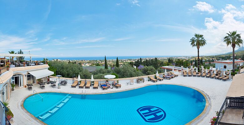 Hideaway Club Hotel