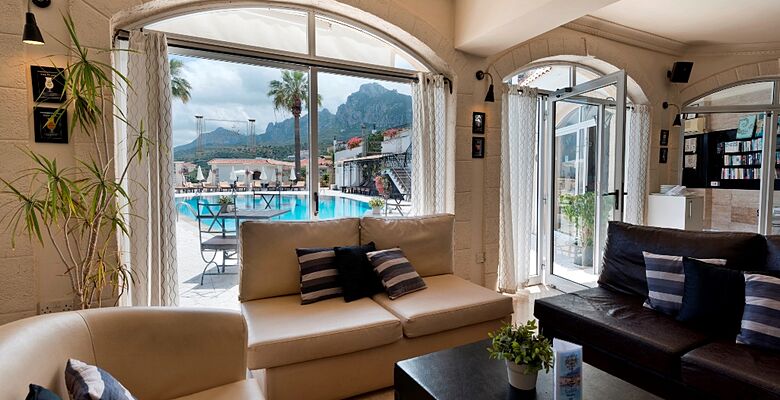 Hideaway Club Hotel