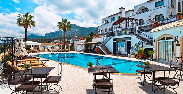 Hideaway Club Hotel
