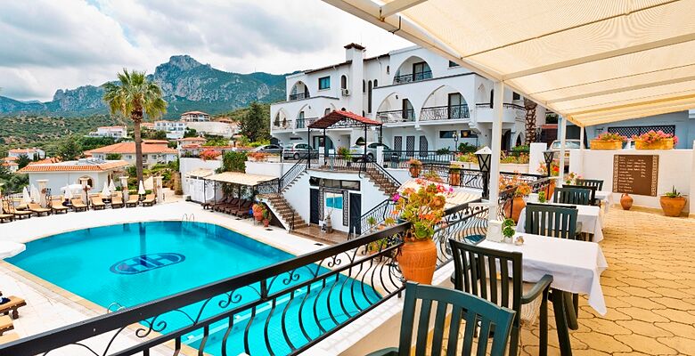 Hideaway Club Hotel