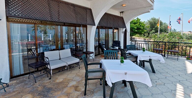 Hideaway Club Hotel