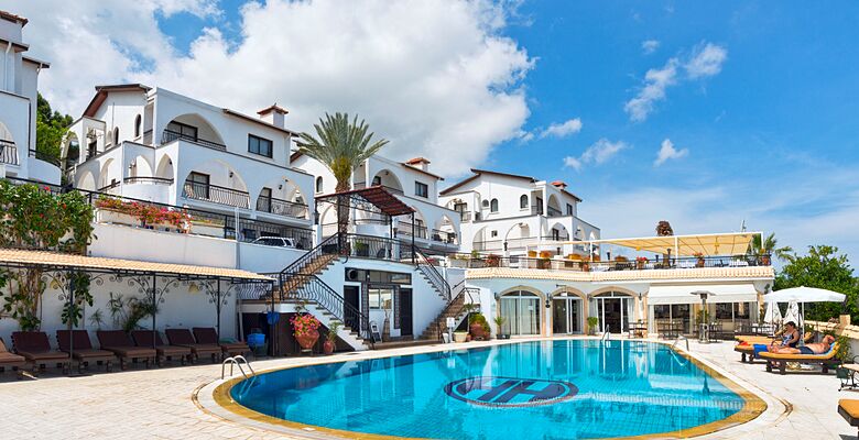 Hideaway Club Hotel