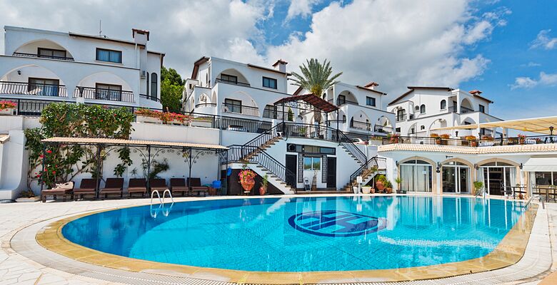 Hideaway Club Hotel