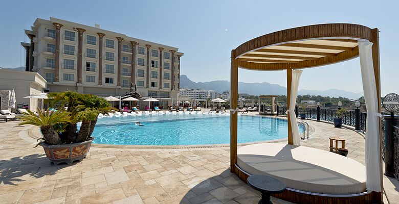 Les Ambassadeurs Hotel