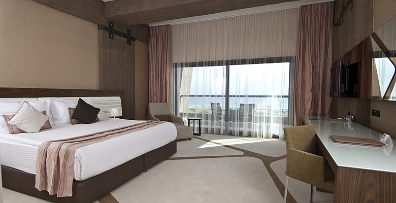 Noah's Ark Deluxe Hotel & Spa