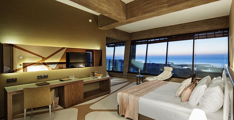 Noah's Ark Deluxe Hotel & Spa