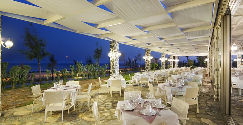 Noah's Ark Deluxe Hotel & Spa