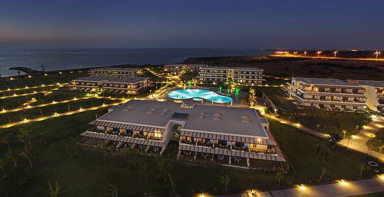 Noah's Ark Deluxe Hotel & Spa