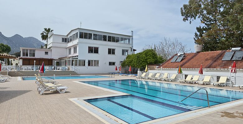 Rose Gardens Holiday Village
